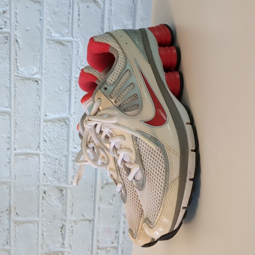 Nike Shox 396658-101Red & White Running Shoes
